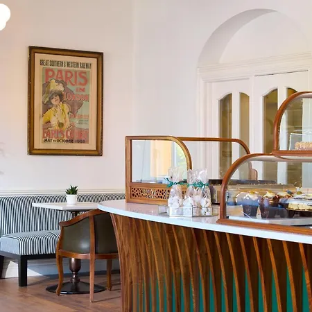 ホテル The Lansdowne