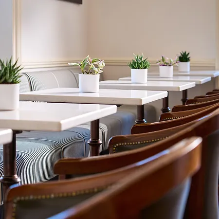 The Lansdowne ケンメア