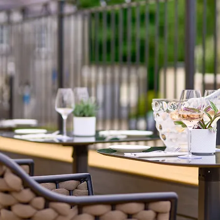 The Lansdowne Hotel 4*