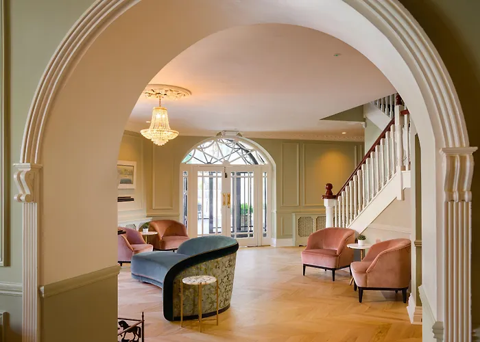 The Lansdowne 호텔